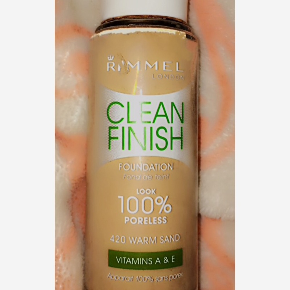 (No longer sold in stores)Clean Finish Foundation!